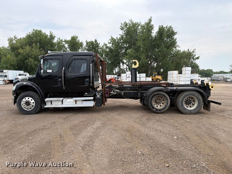 image for item FM7577 2011 Freightliner Business Class M2 Crew Cab hook lift truck
