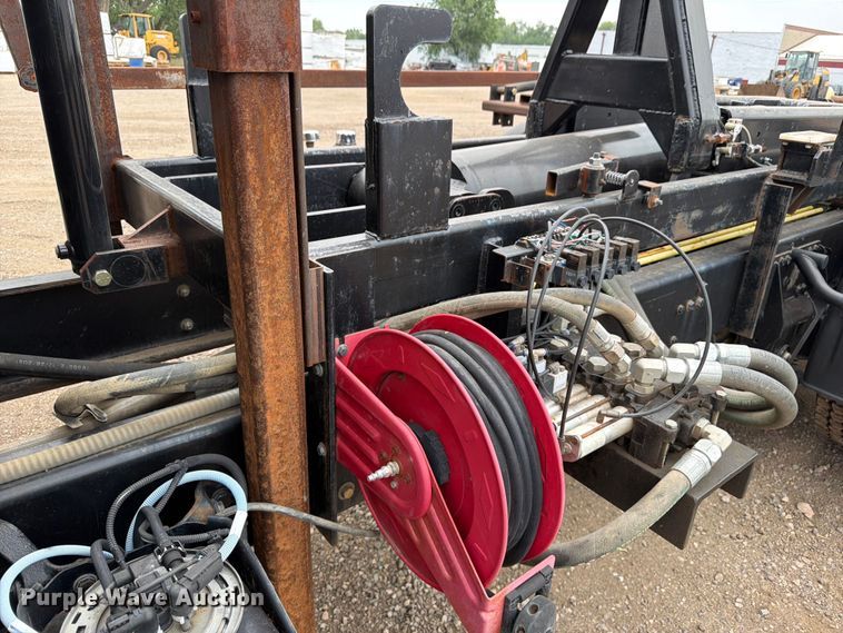 image for item FM7577 2011 Freightliner Business Class M2 Crew Cab hook lift truck