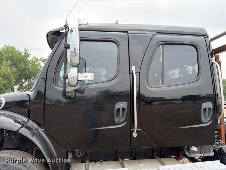 image for item FM7577 2011 Freightliner Business Class M2 Crew Cab hook lift truck