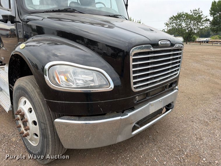 image for item FM7577 2011 Freightliner Business Class M2 Crew Cab hook lift truck