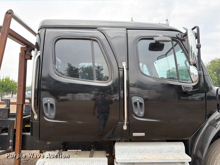 image for item FM7577 2011 Freightliner Business Class M2 Crew Cab hook lift truck