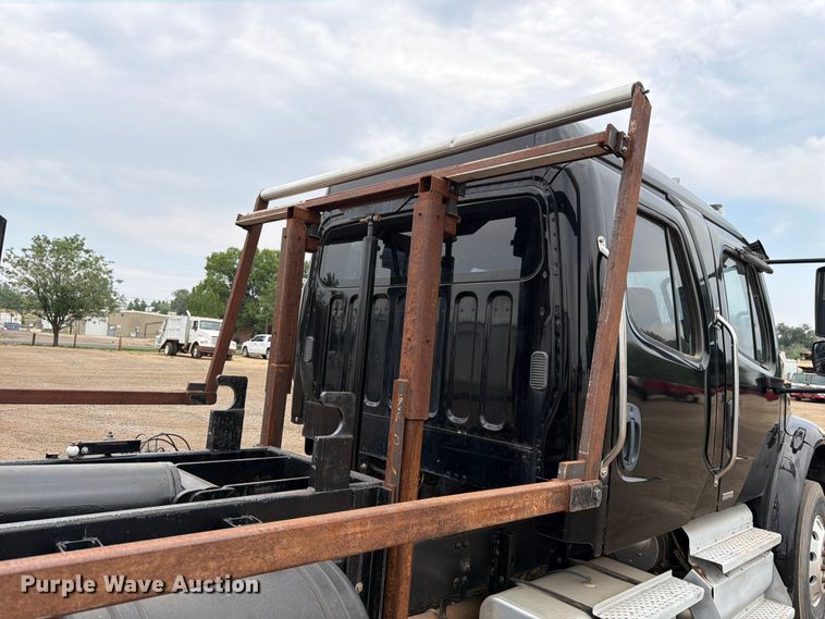 image for item FM7577 2011 Freightliner Business Class M2 Crew Cab hook lift truck