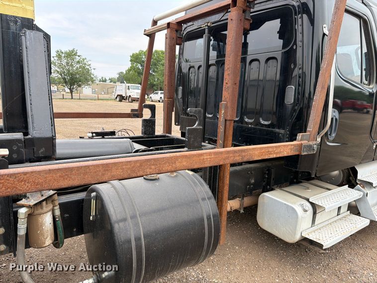 image for item FM7577 2011 Freightliner Business Class M2 Crew Cab hook lift truck