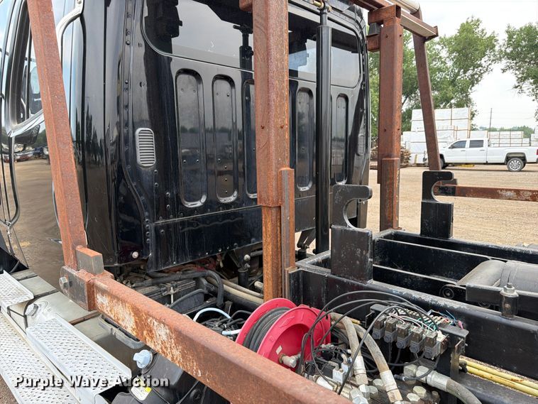 image for item FM7577 2011 Freightliner Business Class M2 Crew Cab hook lift truck