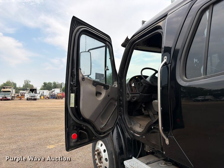 image for item FM7577 2011 Freightliner Business Class M2 Crew Cab hook lift truck