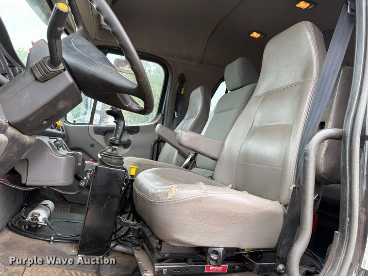 image for item FM7577 2011 Freightliner Business Class M2 Crew Cab hook lift truck