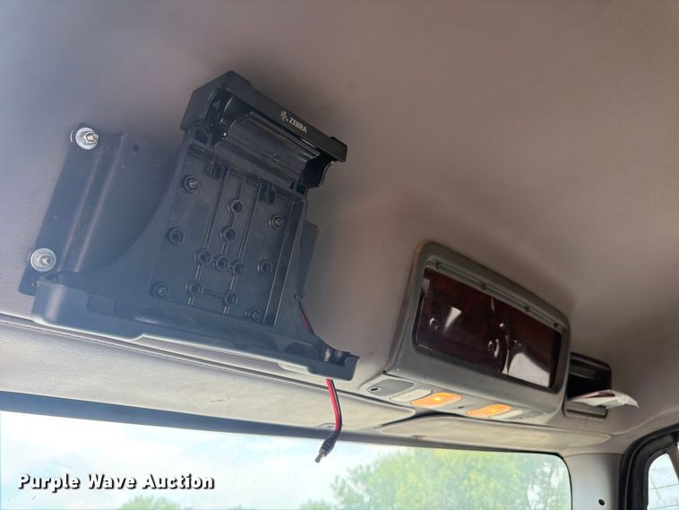 image for item FM7577 2011 Freightliner Business Class M2 Crew Cab hook lift truck