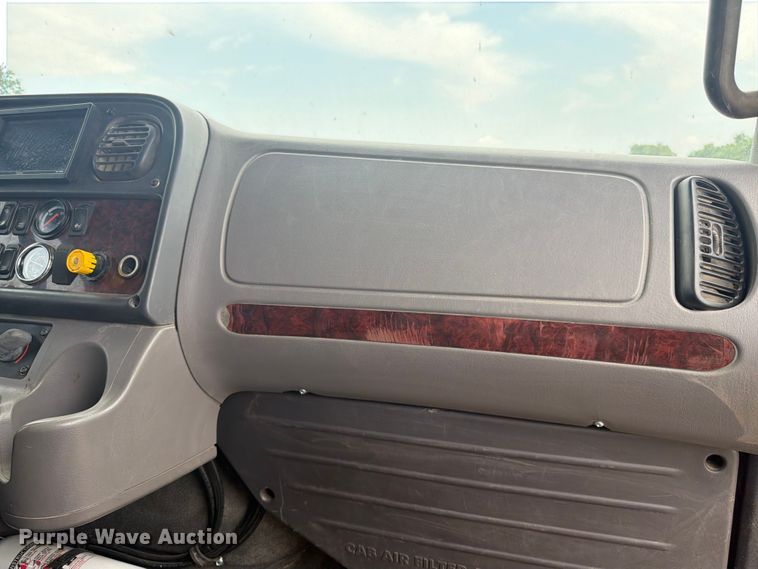 image for item FM7577 2011 Freightliner Business Class M2 Crew Cab hook lift truck