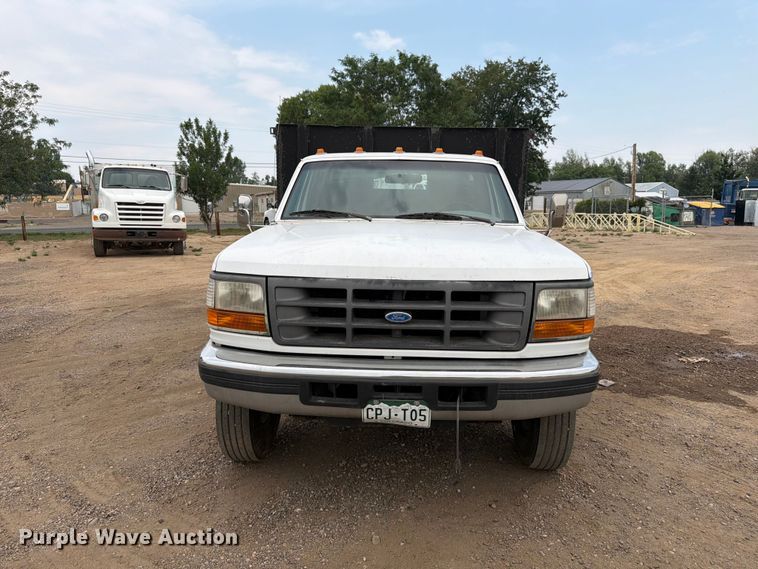 image for item FM7578 1996 Ford F450 Super Duty dump flatbed truck