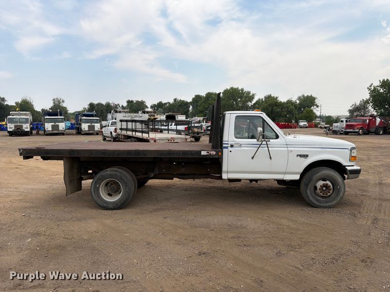 image for item FM7578 1996 Ford F450 Super Duty dump flatbed truck