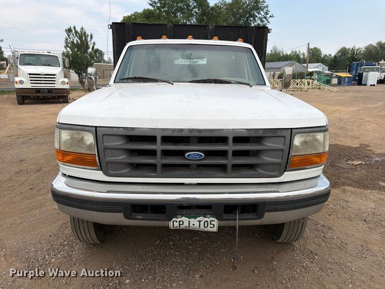 image for item FM7578 1996 Ford F450 Super Duty dump flatbed truck