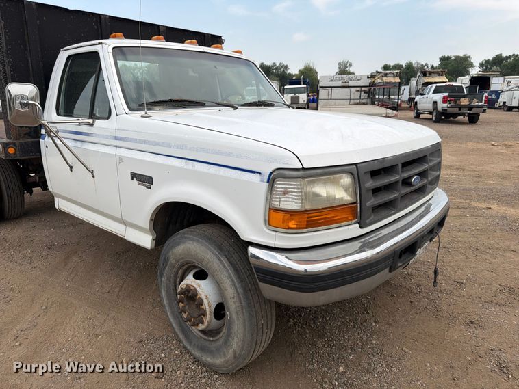 image for item FM7578 1996 Ford F450 Super Duty dump flatbed truck