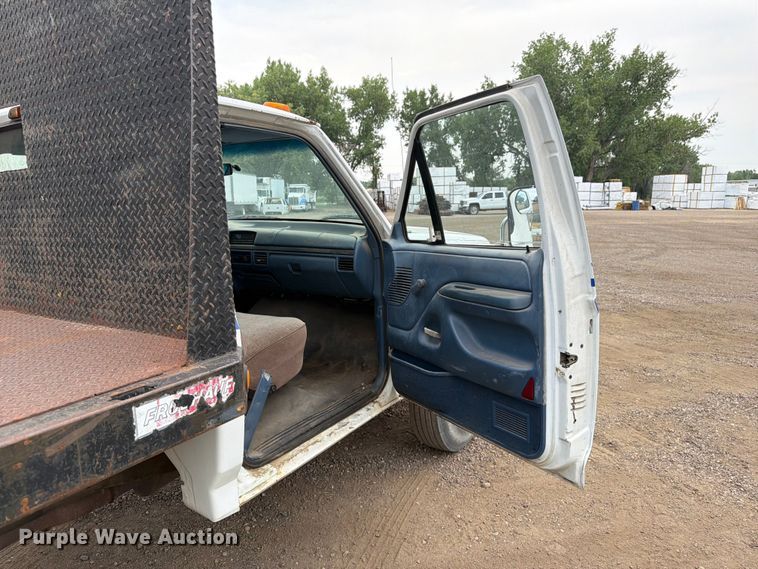 image for item FM7578 1996 Ford F450 Super Duty dump flatbed truck