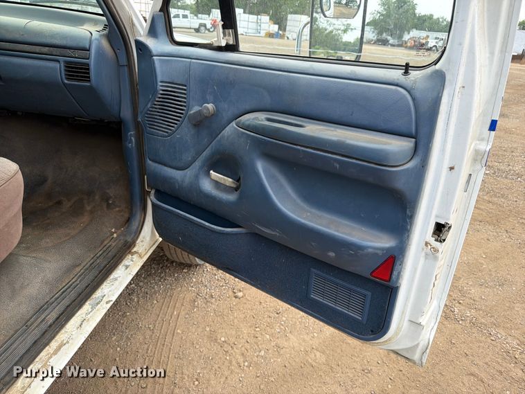 image for item FM7578 1996 Ford F450 Super Duty dump flatbed truck