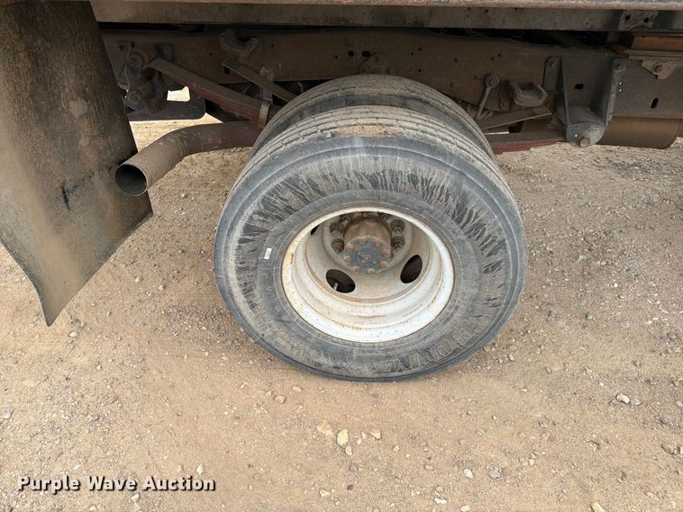 image for item FM7578 1996 Ford F450 Super Duty dump flatbed truck
