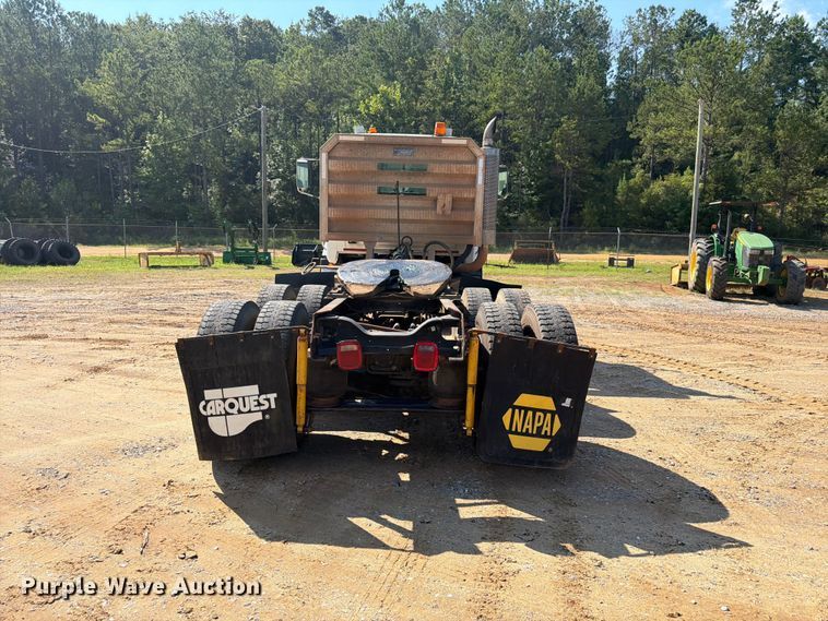 image for item FN2012 2000 Mack CH613 semi truck