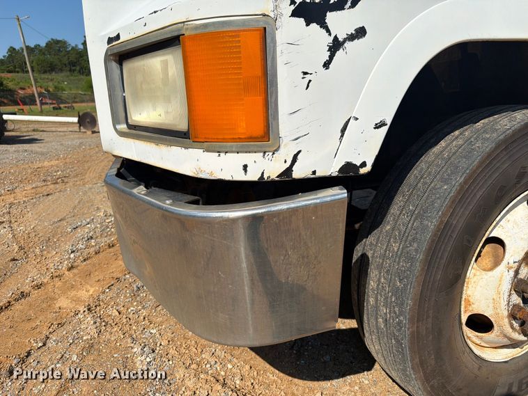 image for item FN2012 2000 Mack CH613 semi truck