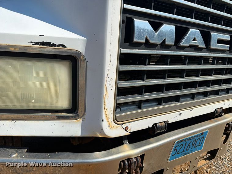 image for item FN2012 2000 Mack CH613 semi truck
