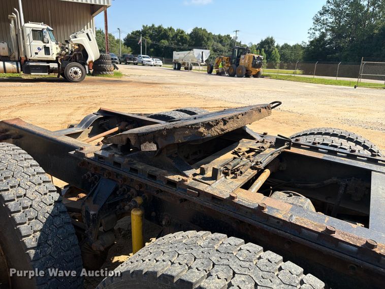 image for item FN2012 2000 Mack CH613 semi truck