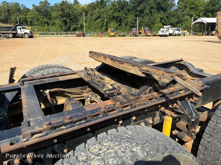 image for item FN2012 2000 Mack CH613 semi truck