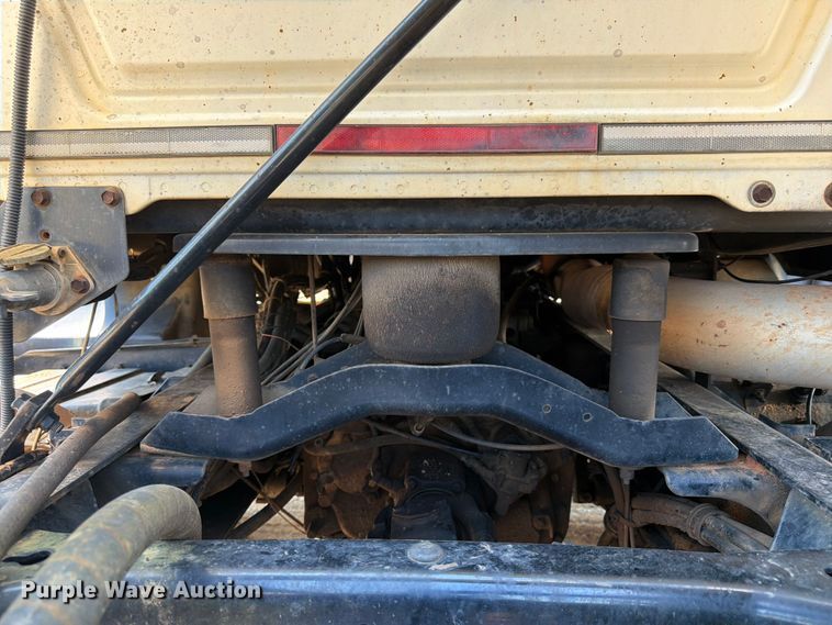 image for item FN2012 2000 Mack CH613 semi truck