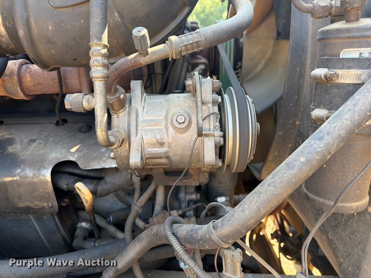 image for item FN2012 2000 Mack CH613 semi truck