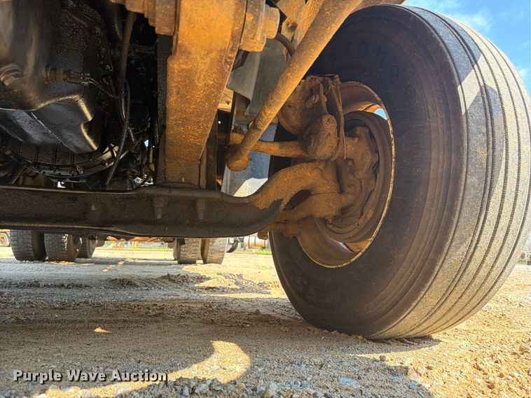image for item FN2012 2000 Mack CH613 semi truck