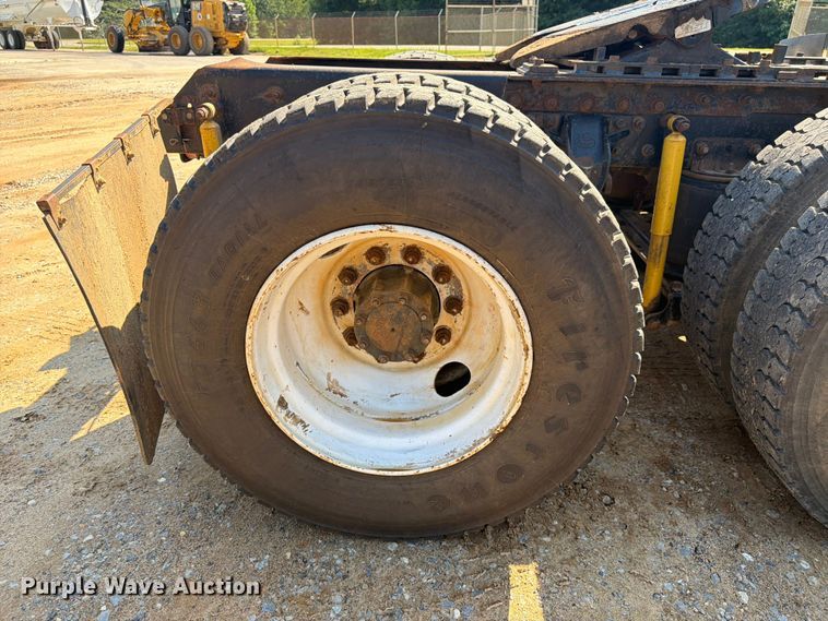 image for item FN2012 2000 Mack CH613 semi truck
