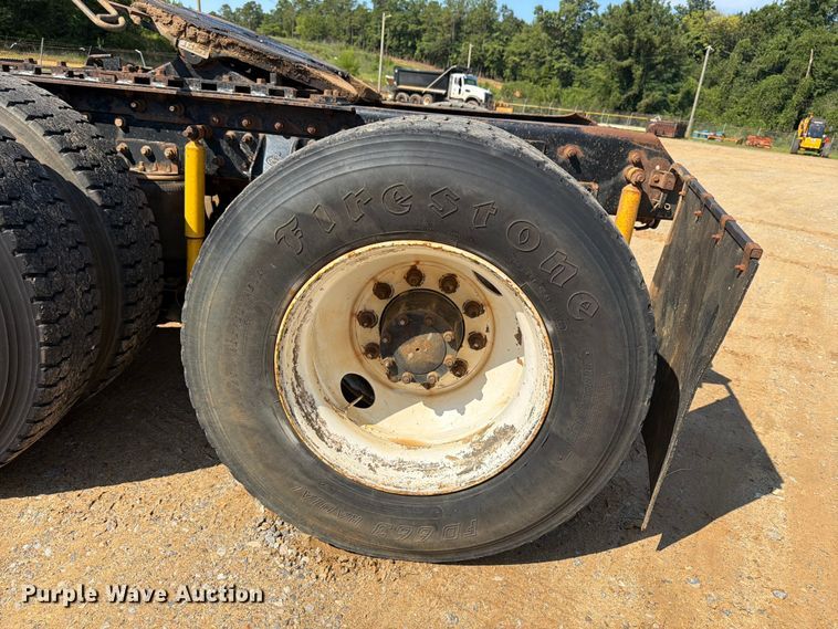 image for item FN2012 2000 Mack CH613 semi truck