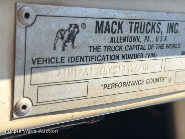 image for item FN2012 2000 Mack CH613 semi truck