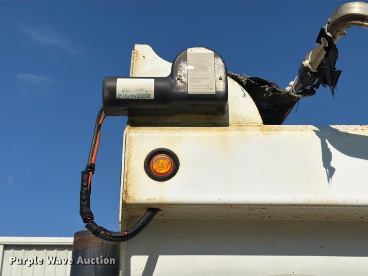 image for item FN2013 2021 Manac Trailers Usa end dump trailer
