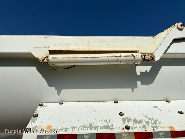 image for item FN2013 2021 Manac Trailers Usa end dump trailer