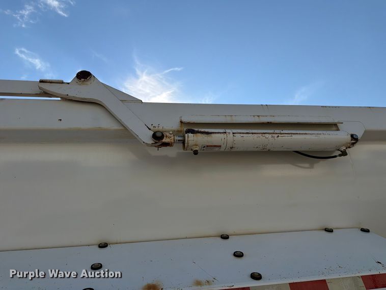 image for item FN2013 2021 Manac Trailers Usa end dump trailer