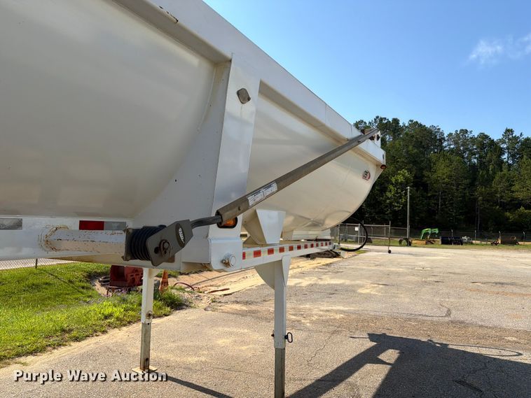 image for item FN2013 2021 Manac Trailers Usa end dump trailer