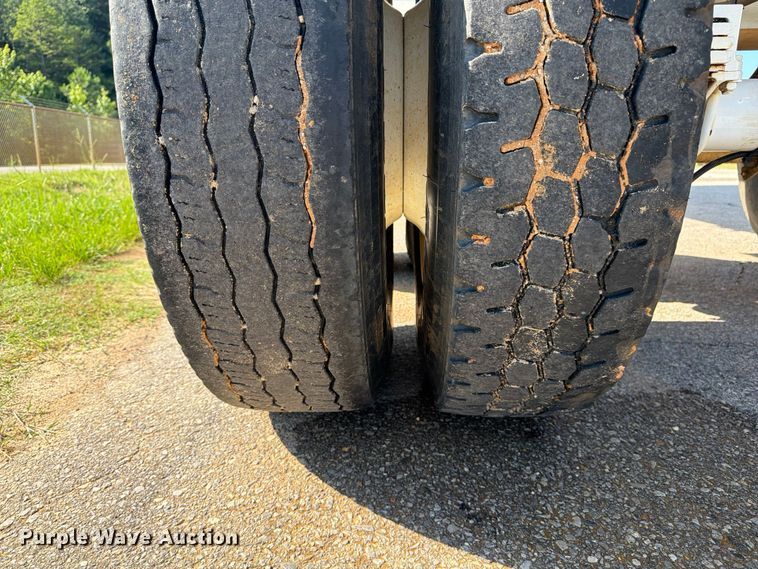 image for item FN2013 2021 Manac Trailers Usa end dump trailer