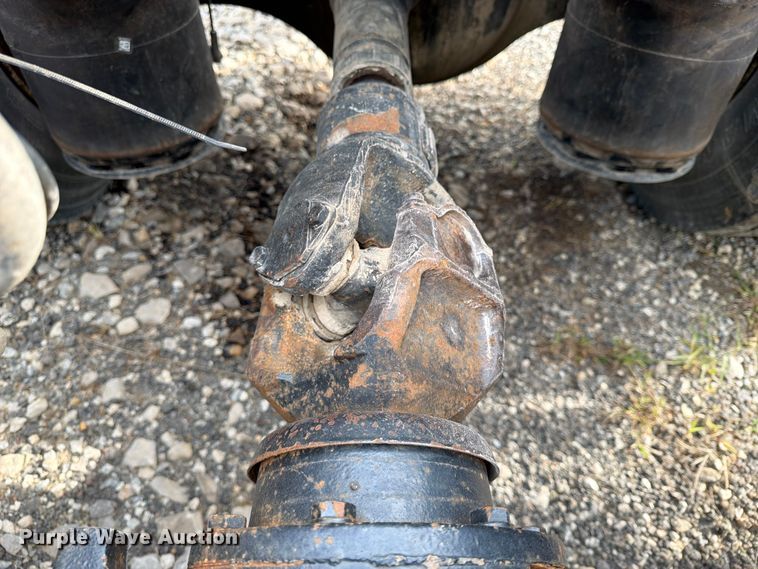 image for item FN2526 2000 International 9100 semi truck
