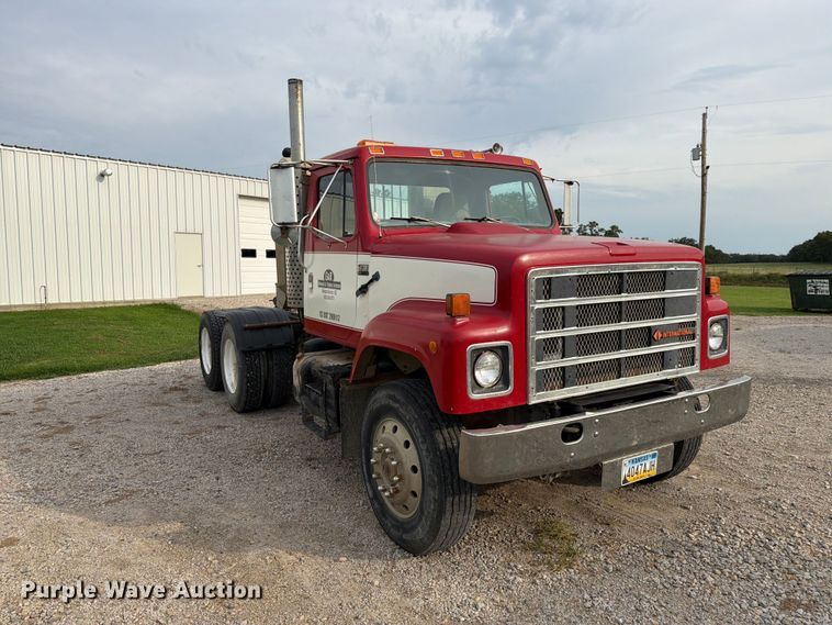 image for item FN2527 1988 Navistar F-2575 semi truck