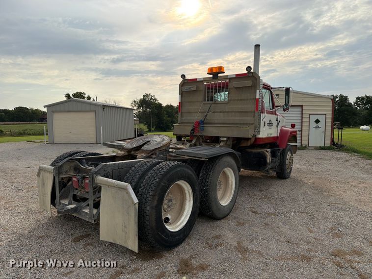 image for item FN2527 1988 Navistar F-2575 semi truck