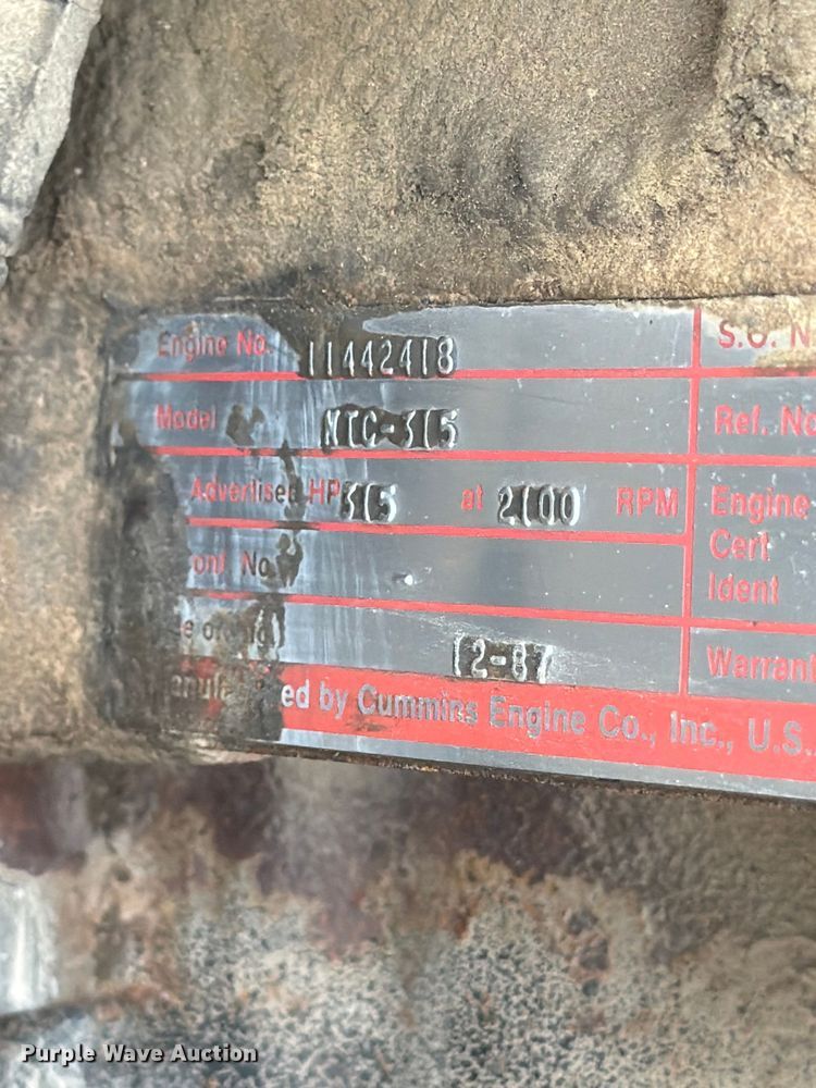 image for item FN2527 1988 Navistar F-2575 semi truck