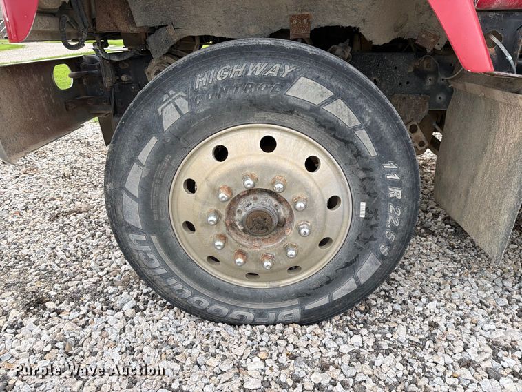 image for item FN2527 1988 Navistar F-2575 semi truck