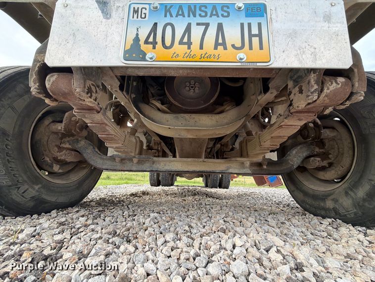 image for item FN2527 1988 Navistar F-2575 semi truck