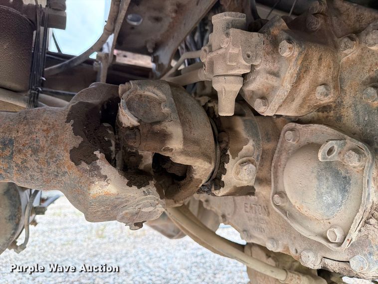 image for item FN2527 1988 Navistar F-2575 semi truck