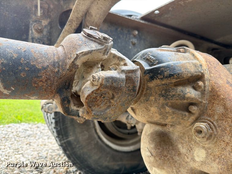 image for item FN2527 1988 Navistar F-2575 semi truck