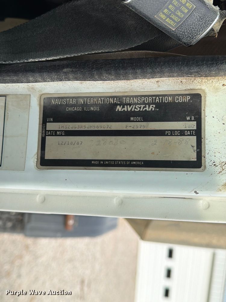 image for item FN2527 1988 Navistar F-2575 semi truck