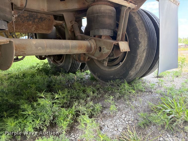image for item FP4010 2004 Stoughton Trailers AVXW-535T-S-C-AR dry van trailer