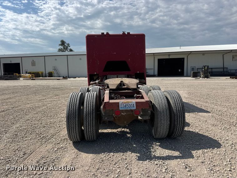 image for item NJ9261 1985 Peterbilt 362 semi truck