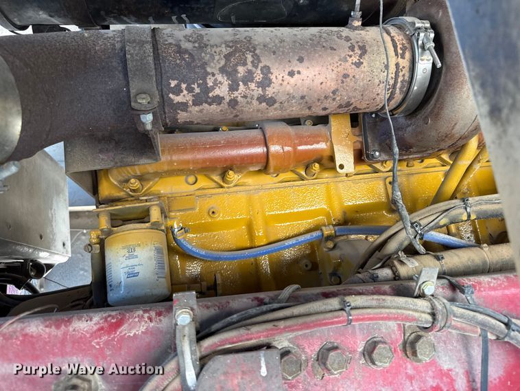 image for item NJ9261 1985 Peterbilt 362 semi truck