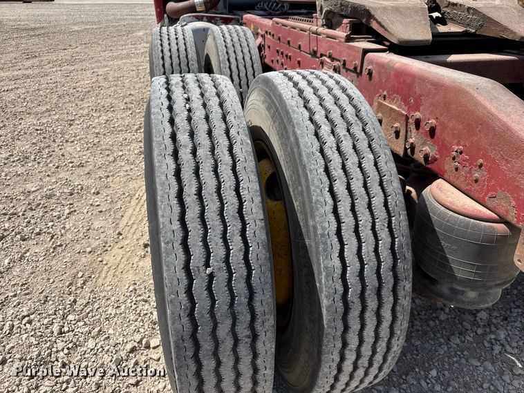 image for item NJ9261 1985 Peterbilt 362 semi truck