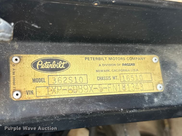 image for item NJ9261 1985 Peterbilt 362 semi truck
