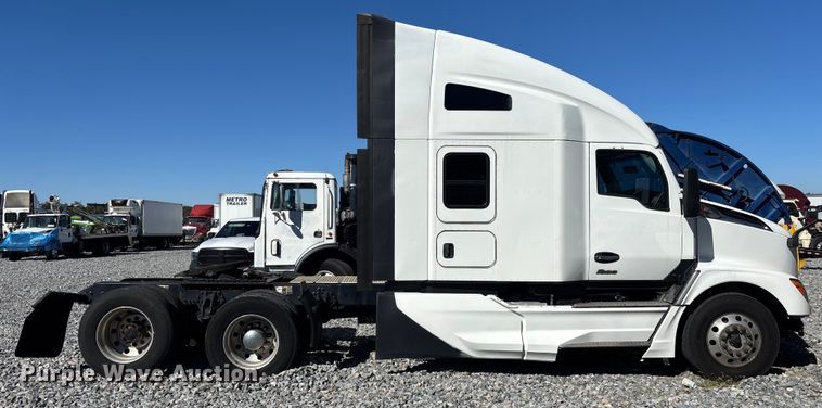 image for item YA1786 2023 Kenworth T680 semi truck
